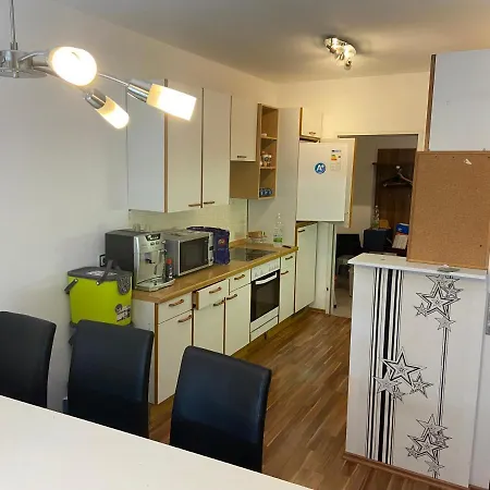 Anton Bruckner Lounge L Free Parking *